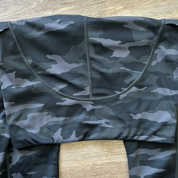 Athleta Ultimate Camo 7/8 leggings. Size M. - Picture 5 of 10